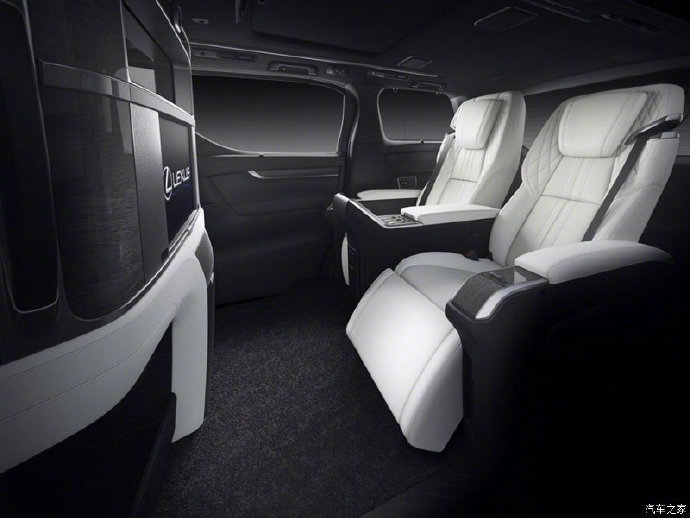 精美汽车图集：自带强大气场 雷克萨斯LM