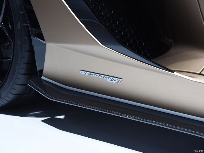 2019款 Aventador SVJ Roadster~