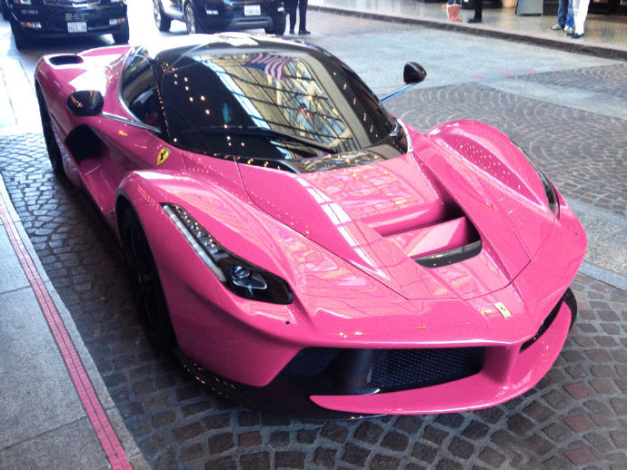 骚粉色 法拉利Laferrari  太美啦