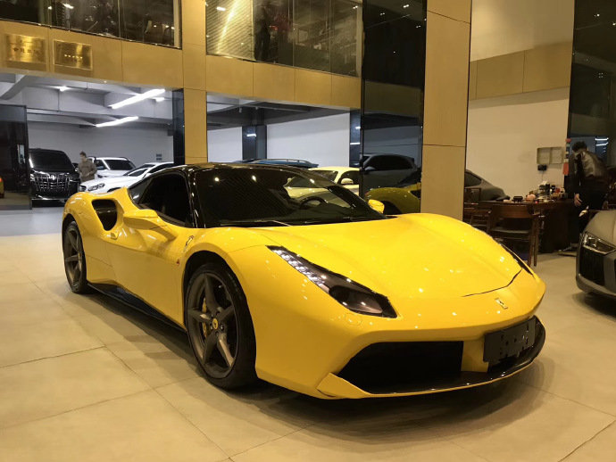 488在法拉利的车系里面还不算硬通货，458是绝对的硬通产品。