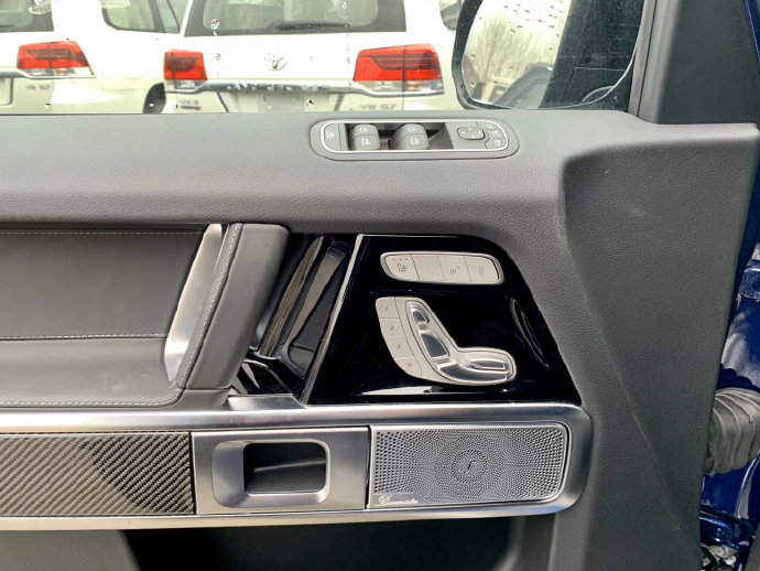 奔驰G63都说这个车适合在城市里面开G500才适合拿去越野。