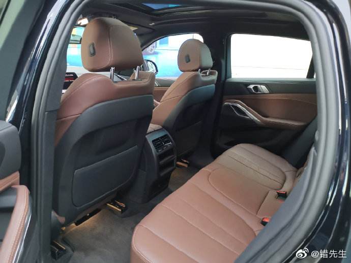 宝马X6都是2.0T的，奔驰G出2.0T的好像也没啥毛病。