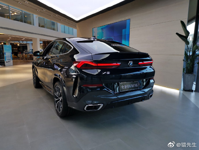 宝马X6都是2.0T的，奔驰G出2.0T的好像也没啥毛病。