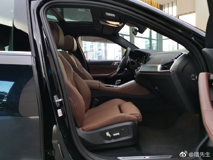 宝马X6都是2.0T的，奔驰G出2.0T的好像也没啥毛病。