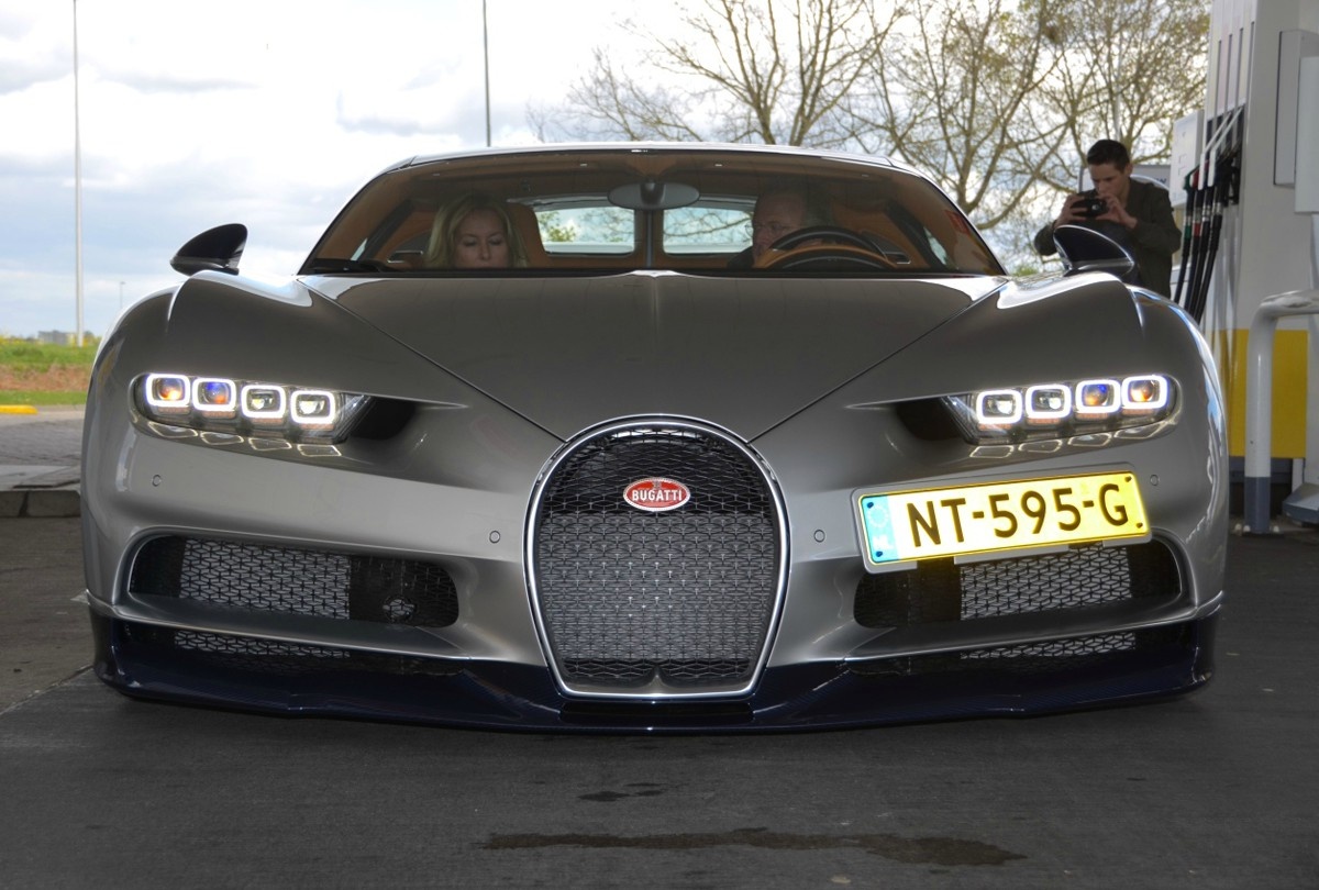 布加迪Chiron 出门回头率杠杠的