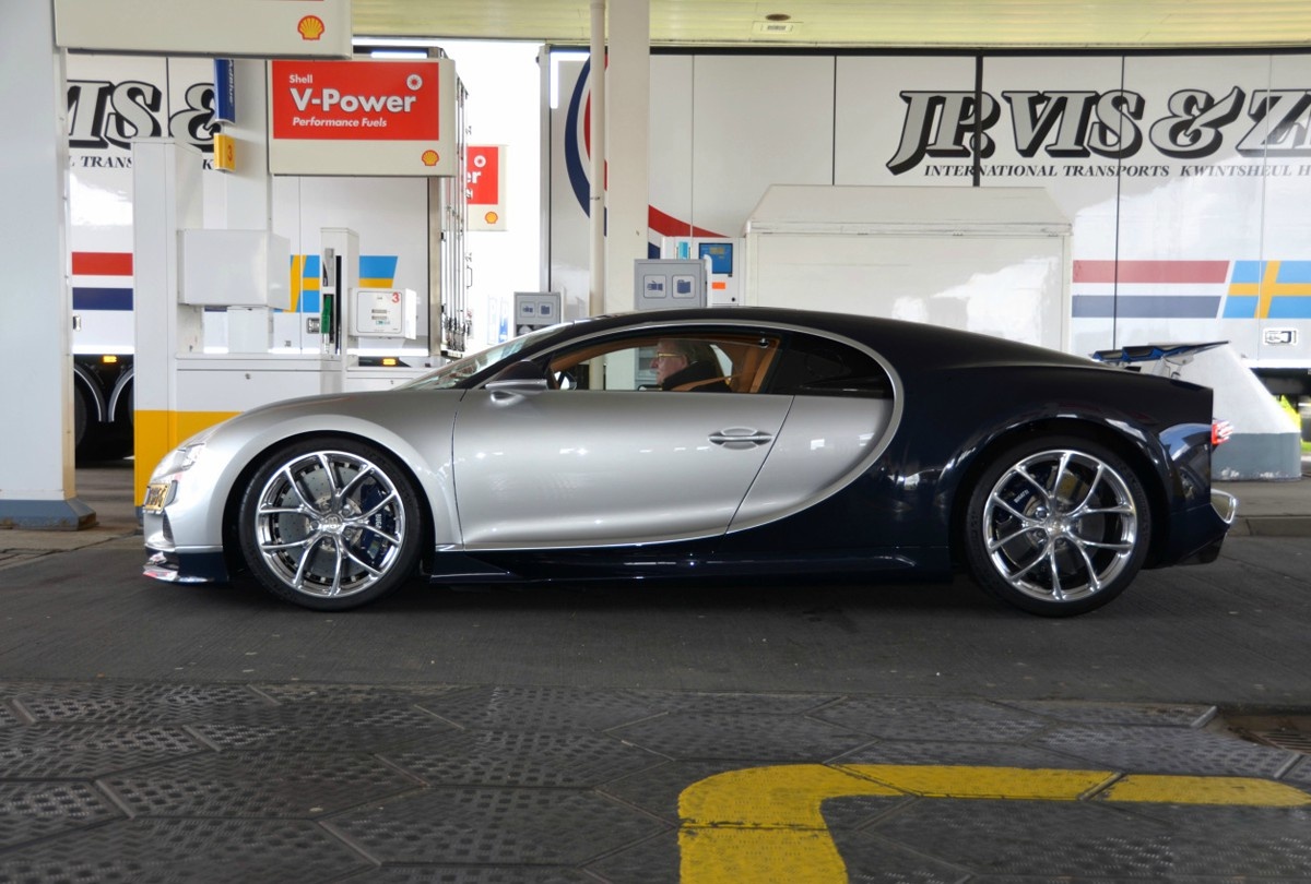 布加迪Chiron 出门回头率杠杠的