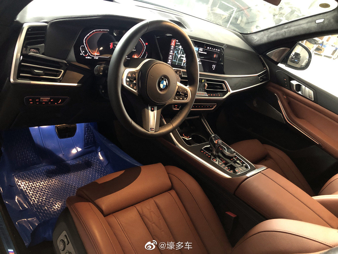 宝马 X7 xDrive40i 行政M运动