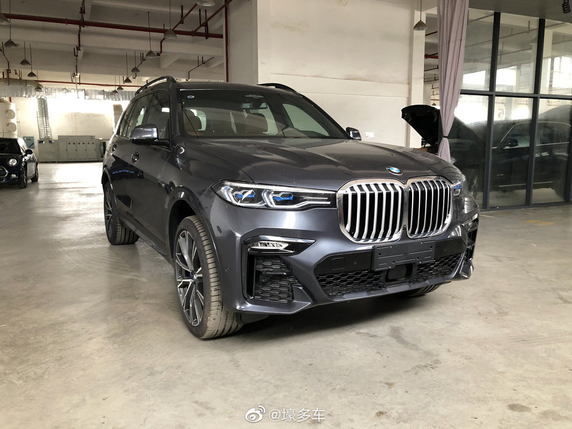 宝马 X7 xDrive40i 行政M运动