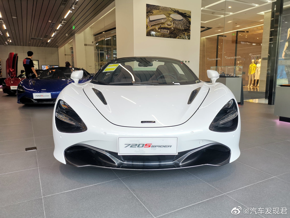 迈凯伦 720S Spider 硅白/黑红