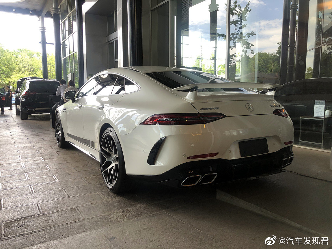 奔驰GT63S AMG 先行版 白外黑内