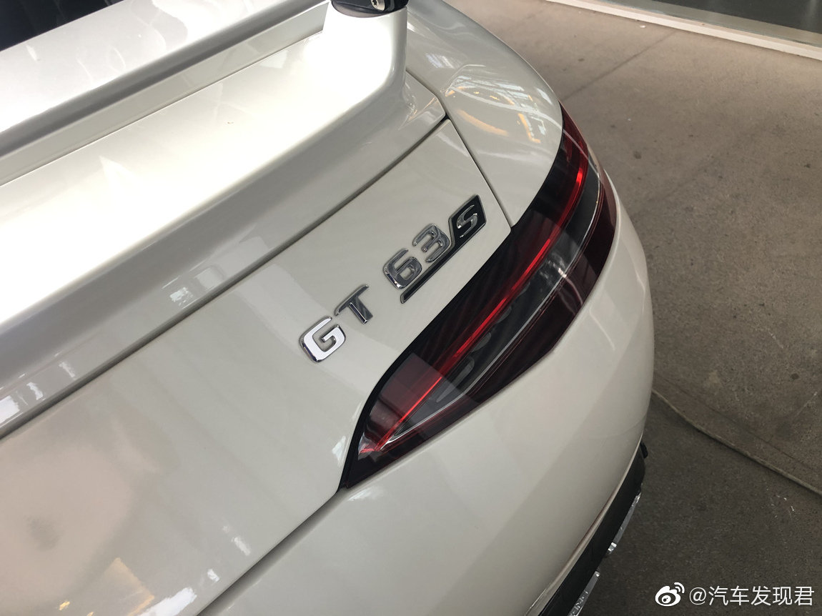 奔驰GT63S AMG 先行版 白外黑内