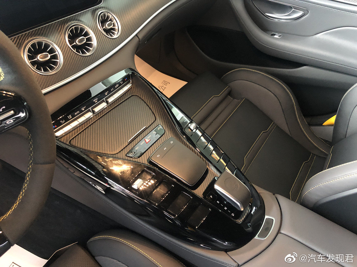 奔驰GT63S AMG 先行版 白外黑内