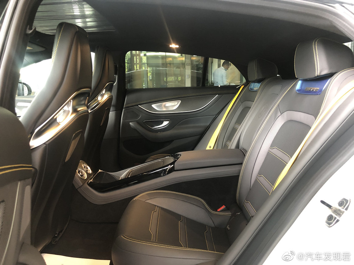 奔驰GT63S AMG 先行版 白外黑内
