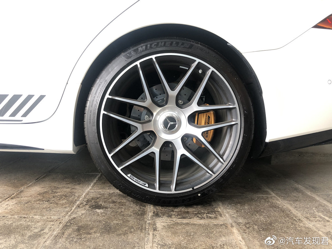 奔驰GT63S AMG 先行版 白外黑内