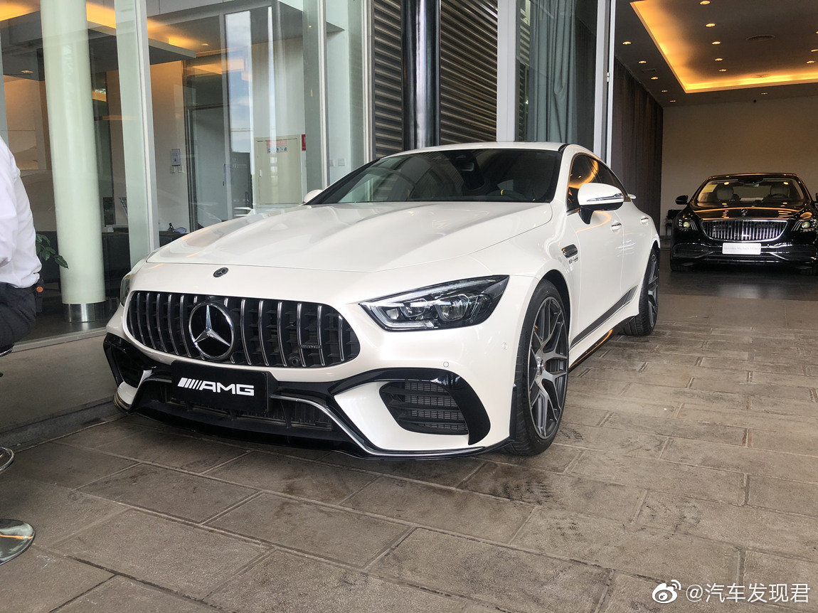 奔驰GT63S AMG 先行版 白外黑内
