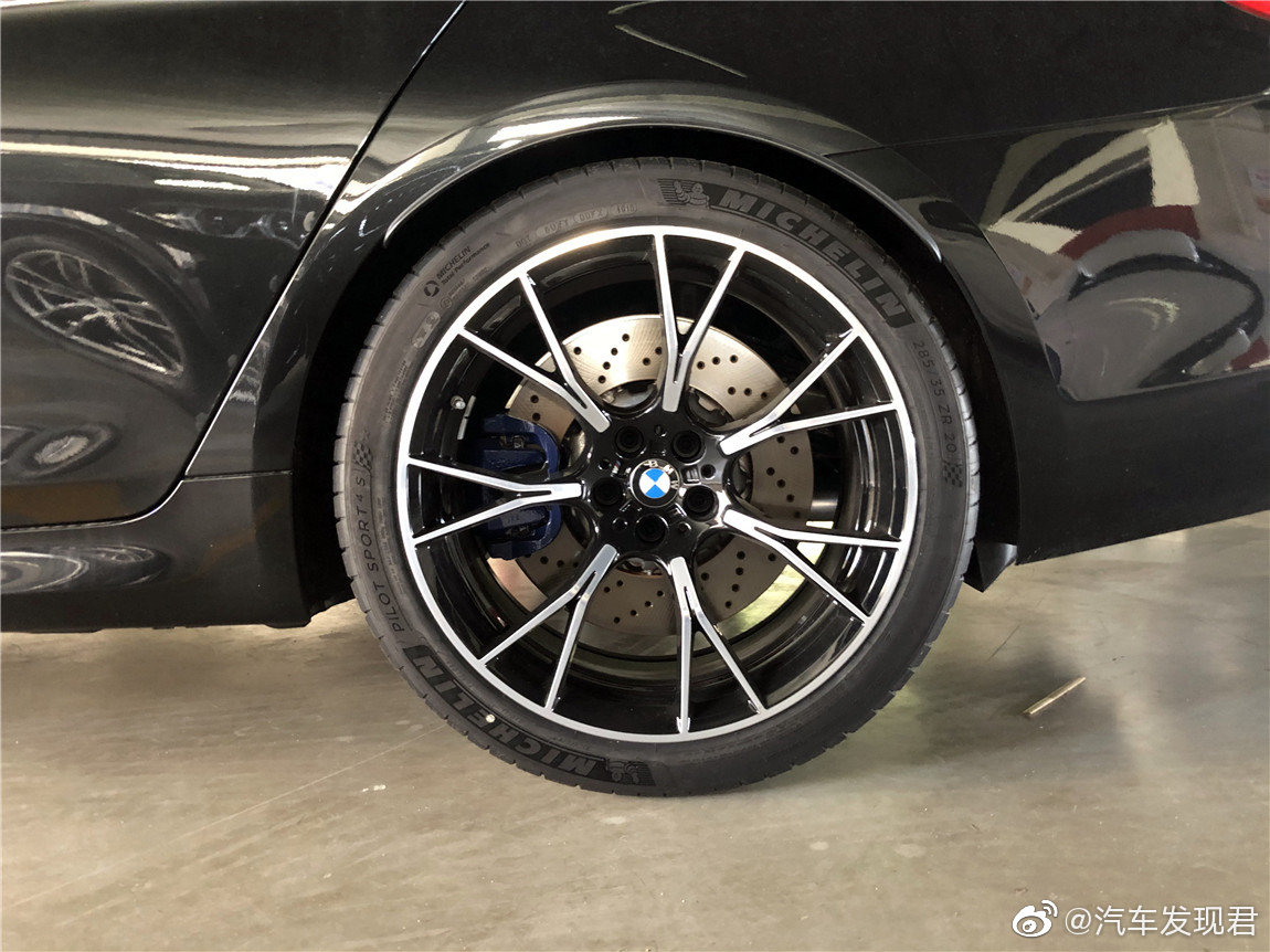 宝马M5：实车真的太漂亮了！