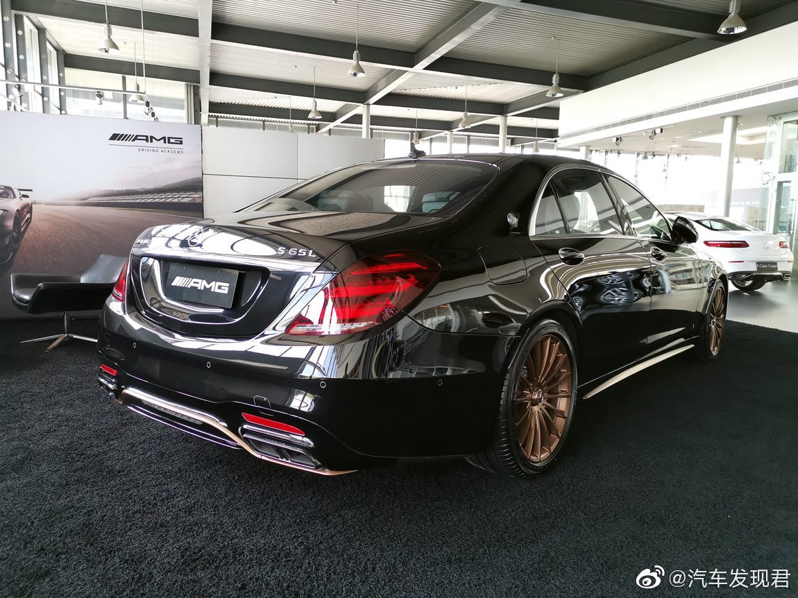 奔驰 S65L AMG 典藏版 黑外/黑内