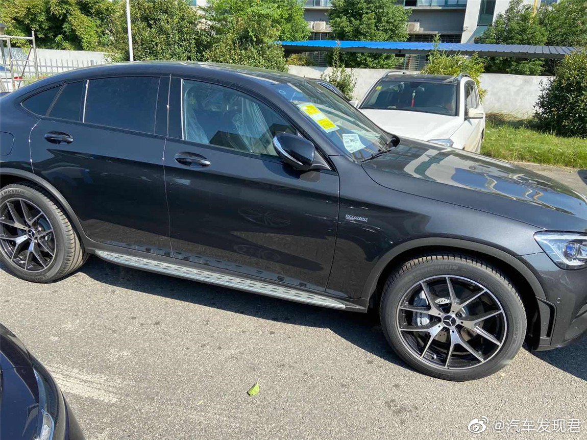 奔驰 GLC43 AMG Coupe 石墨灰黑内