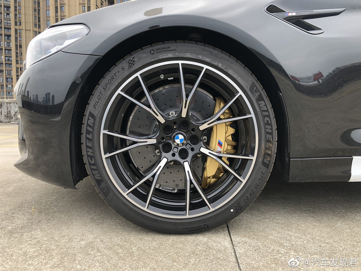 宝马M5：硬核跑者！舍我其谁！