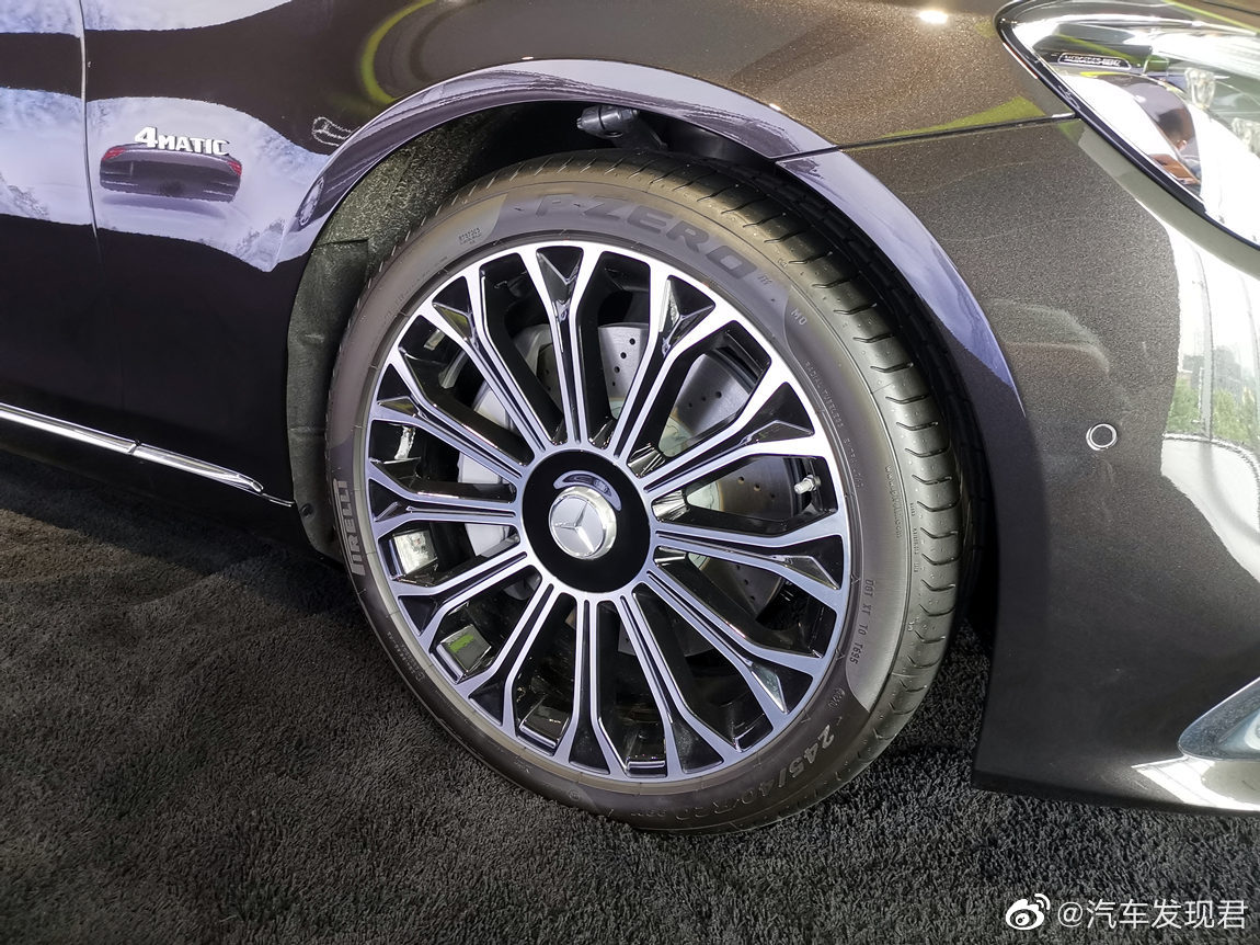 迈巴赫 S450 典藏版 黑外/棕内