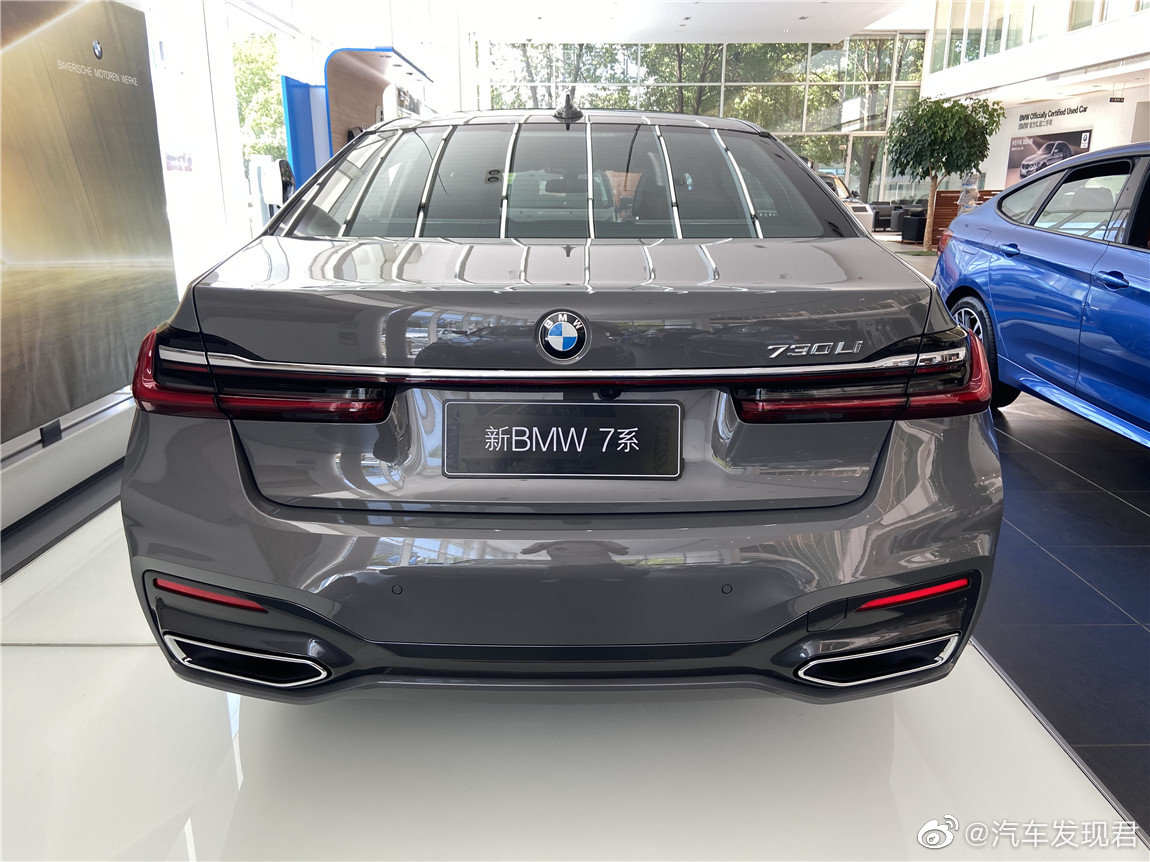 宝马 730Li M运动套装 贝尔尼纳灰/咖啡