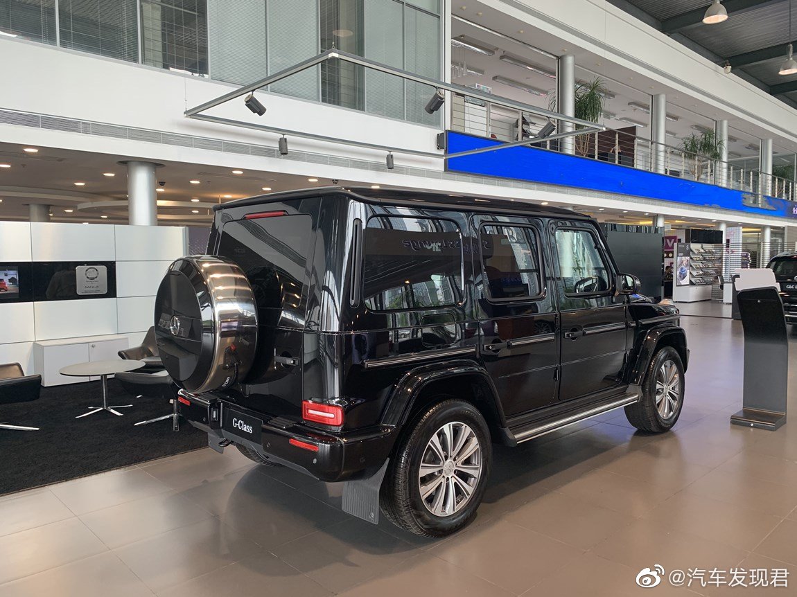 汽车美图：最新款奔驰 G350 黑外黑内