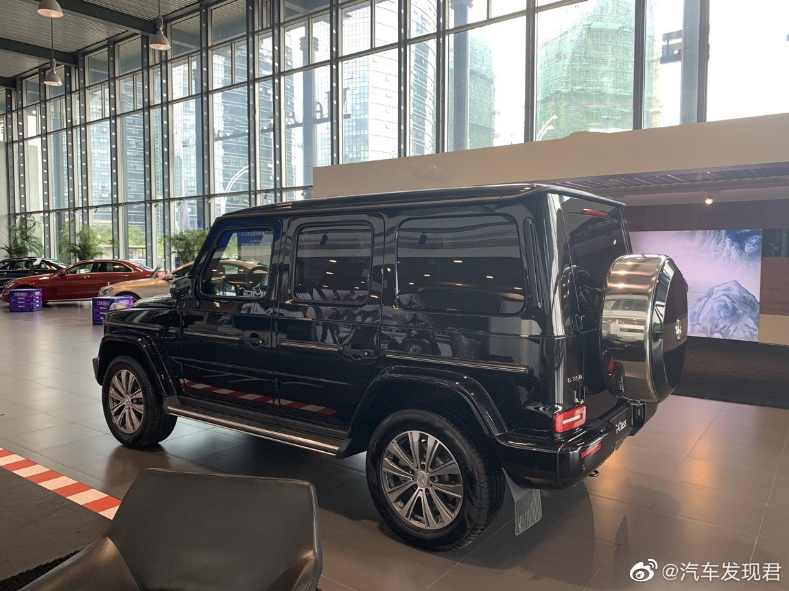 汽车美图：最新款奔驰 G350 黑外黑内