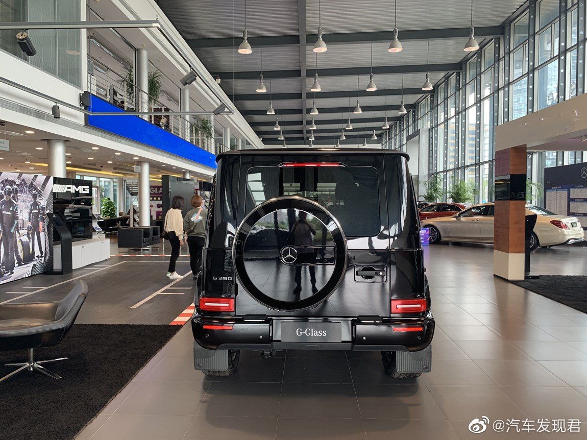 汽车美图：最新款奔驰 G350 黑外黑内