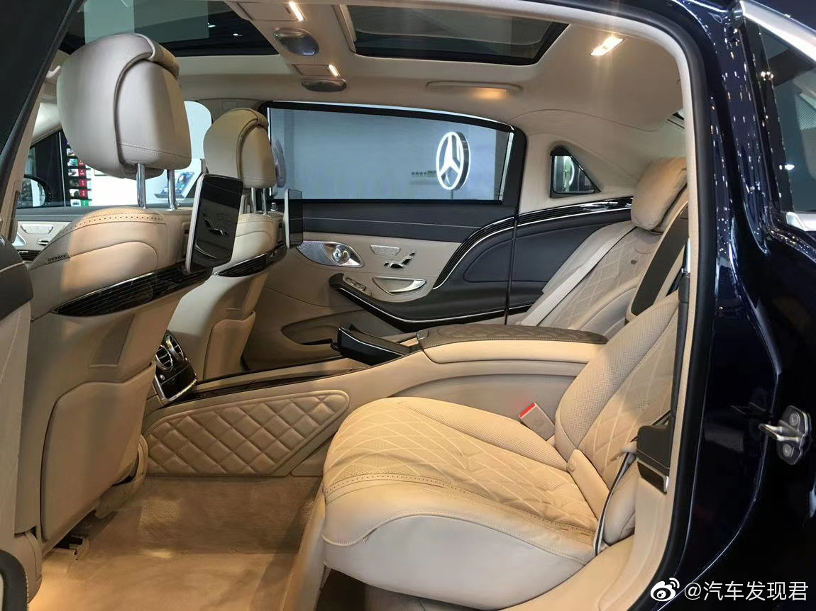 奔驰S680迈巴赫，超级大佬座驾。