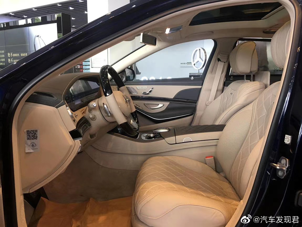 奔驰S680迈巴赫，超级大佬座驾。