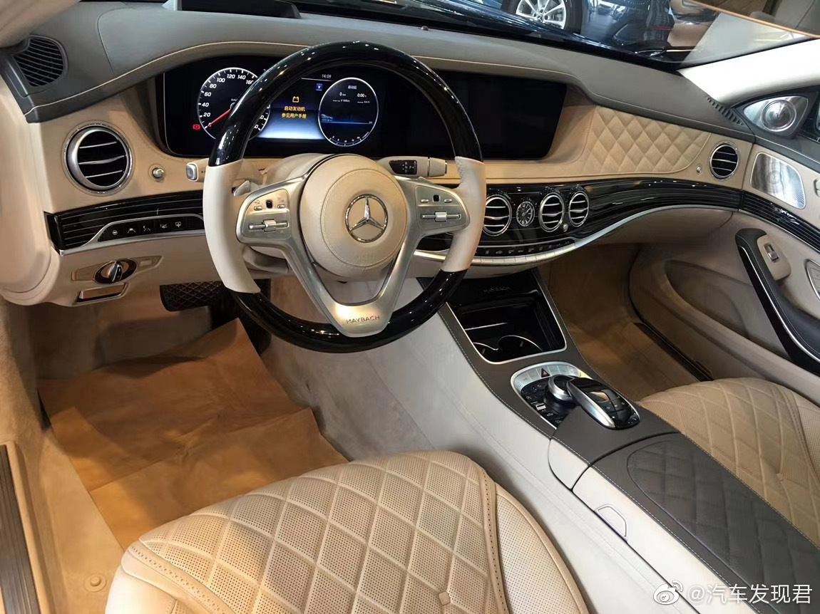 奔驰S680迈巴赫，超级大佬座驾。