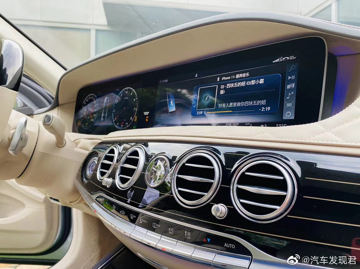 奔驰S680迈巴赫，超级大佬座驾。