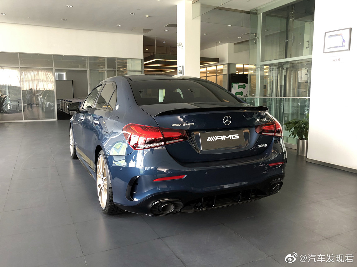 奔驰 A35L AMG 先行版 水洗蓝灰内