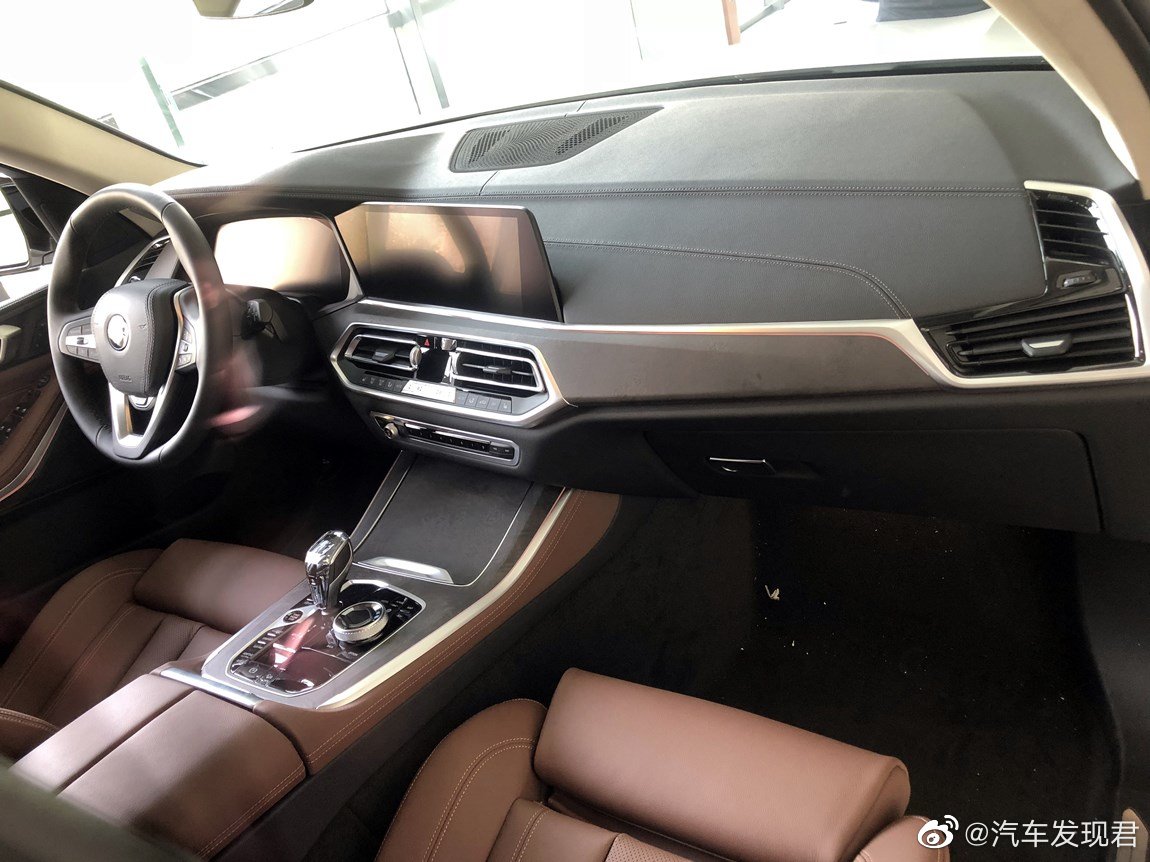 宝马 X5 xDrive30i X设计套装 白外摩卡