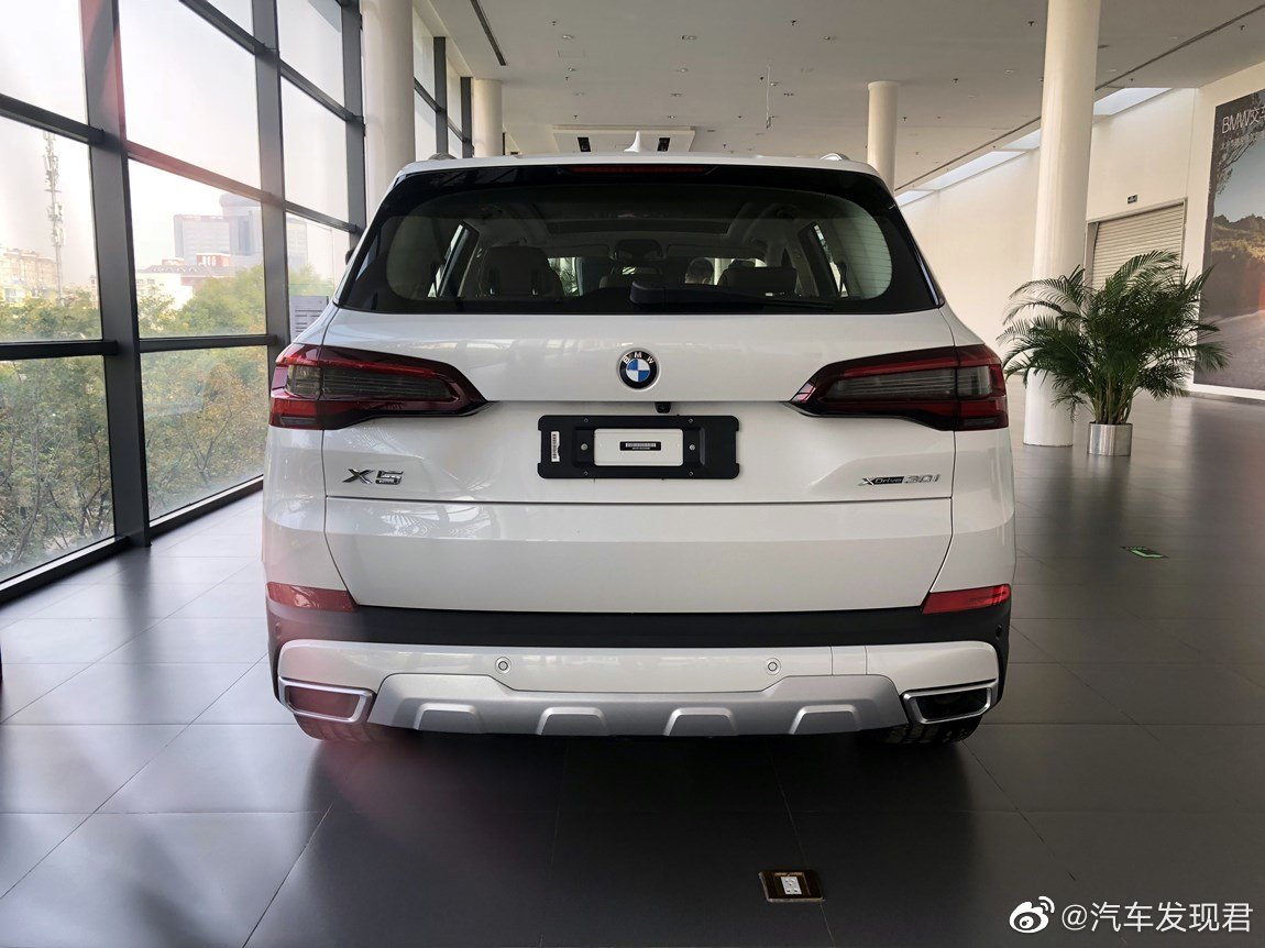 宝马 X5 xDrive30i X设计套装 白外摩卡