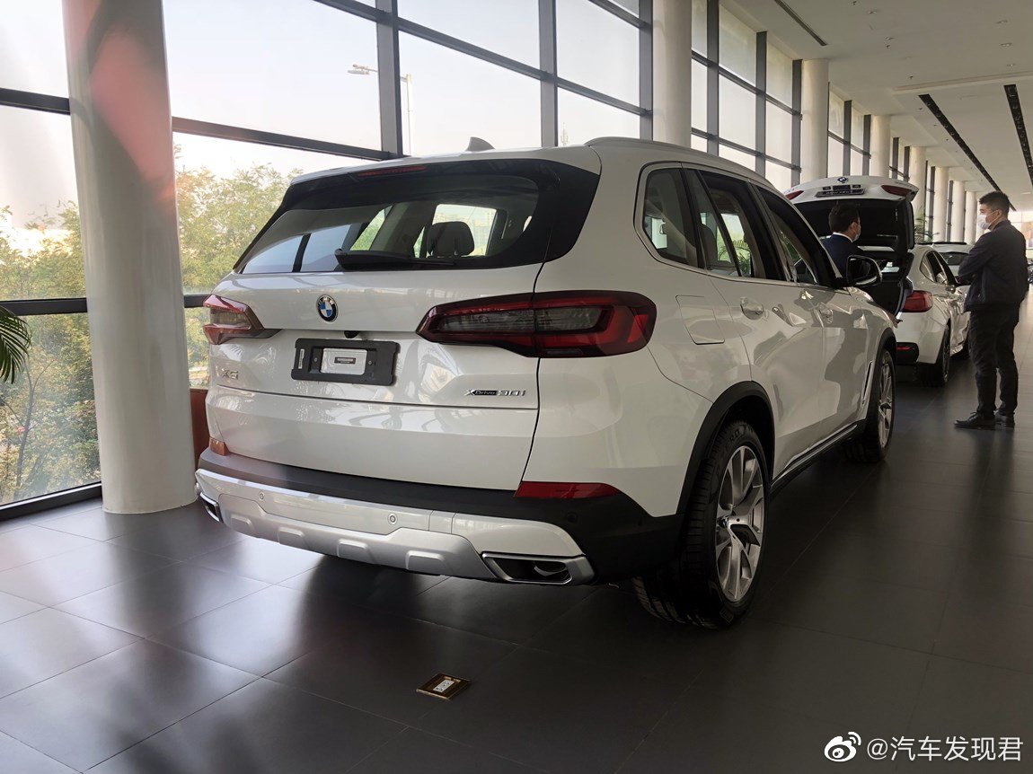 宝马 X5 xDrive30i X设计套装 白外摩卡