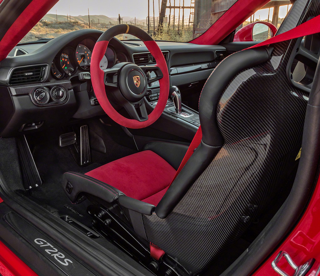 克尔维特和保时捷同画面出现的几率太罕见了！！！