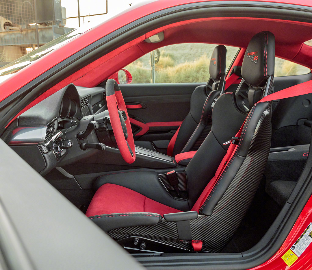 克尔维特和保时捷同画面出现的几率太罕见了！！！