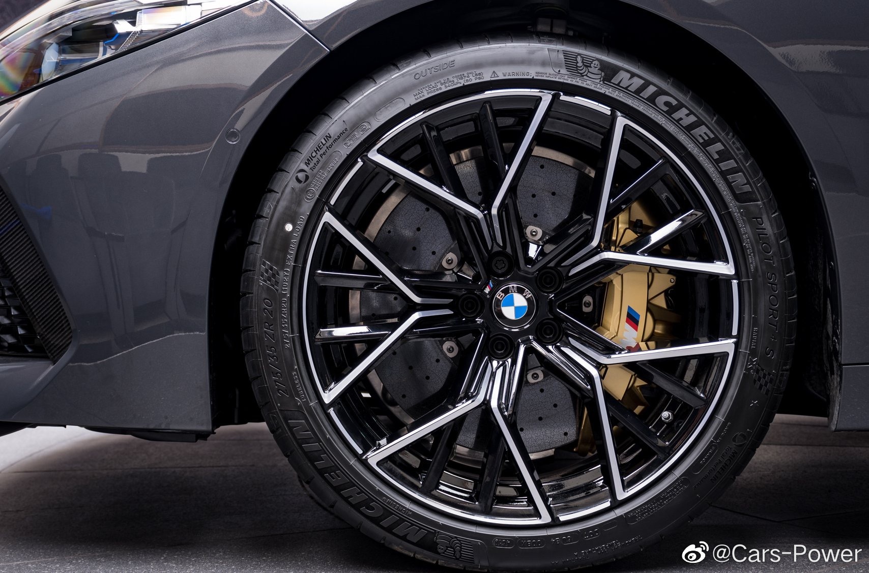 百公里加速仅3.2秒 狂暴灰色绅士 宝马M8 Gran Coupe雷霆版