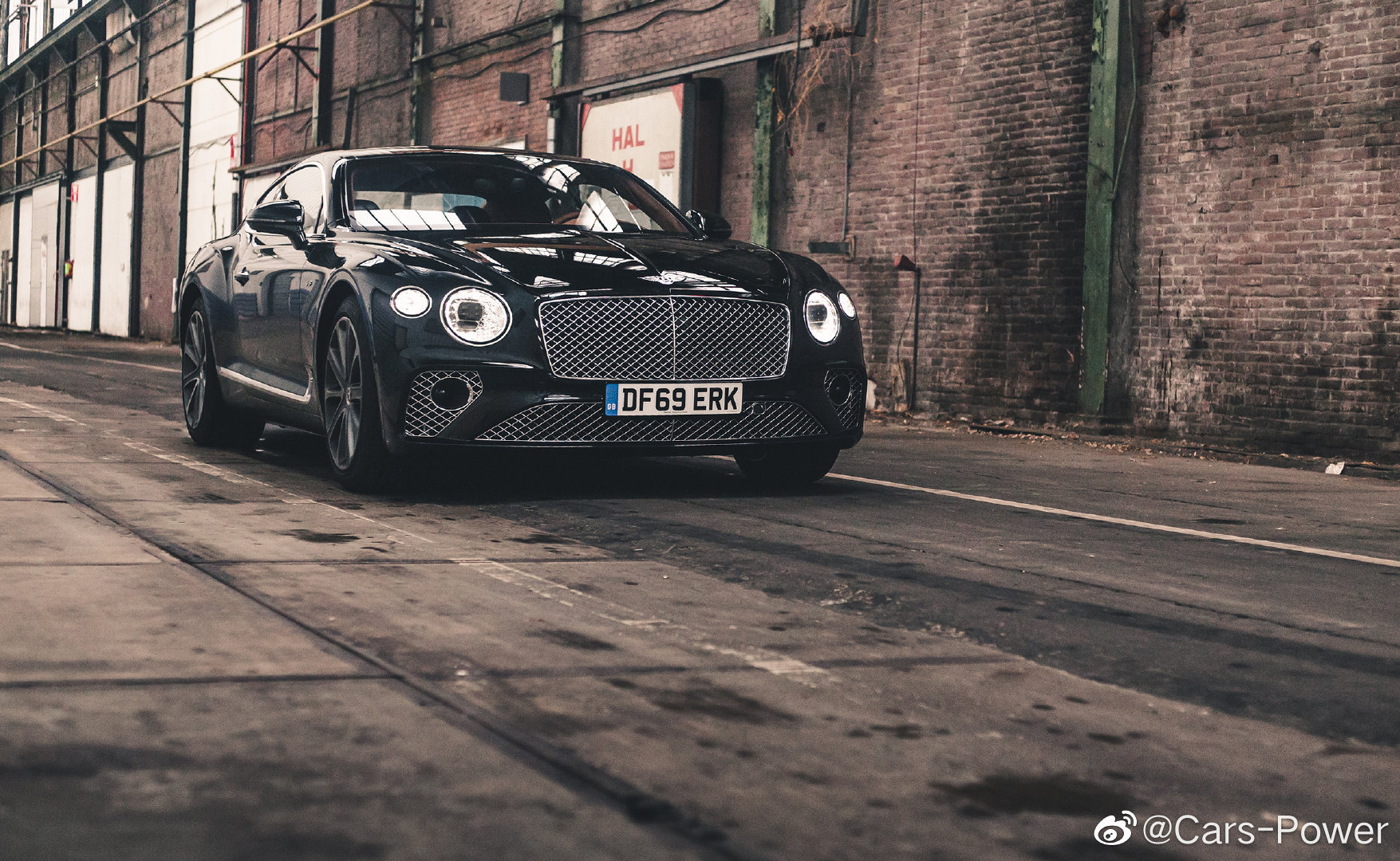 好看的汽车图片：梦想GT车型 全新宾利欧陆GT