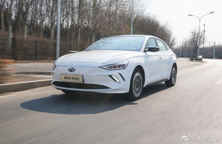 一个汉堡跑一百公里 买个菲斯塔纯电动不香吗？