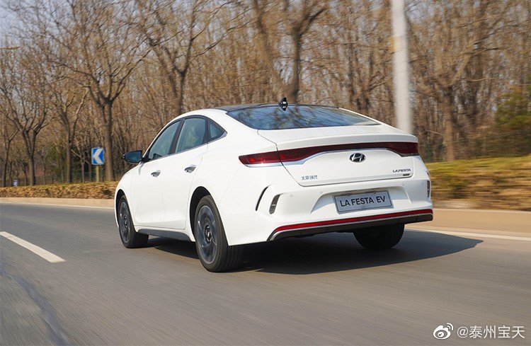 一个汉堡跑一百公里 买个菲斯塔纯电动不香吗？