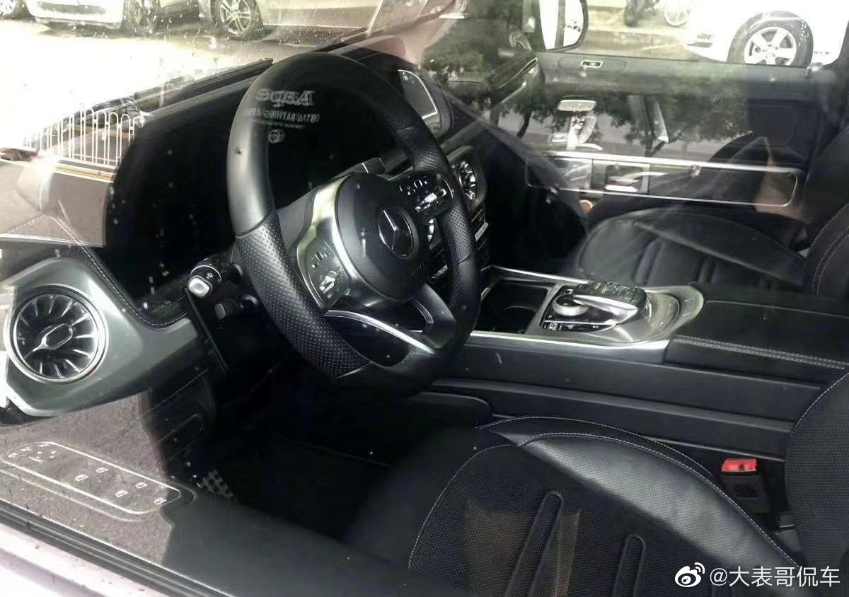 奔驰G350，2.0T的大G，142.88万指导价