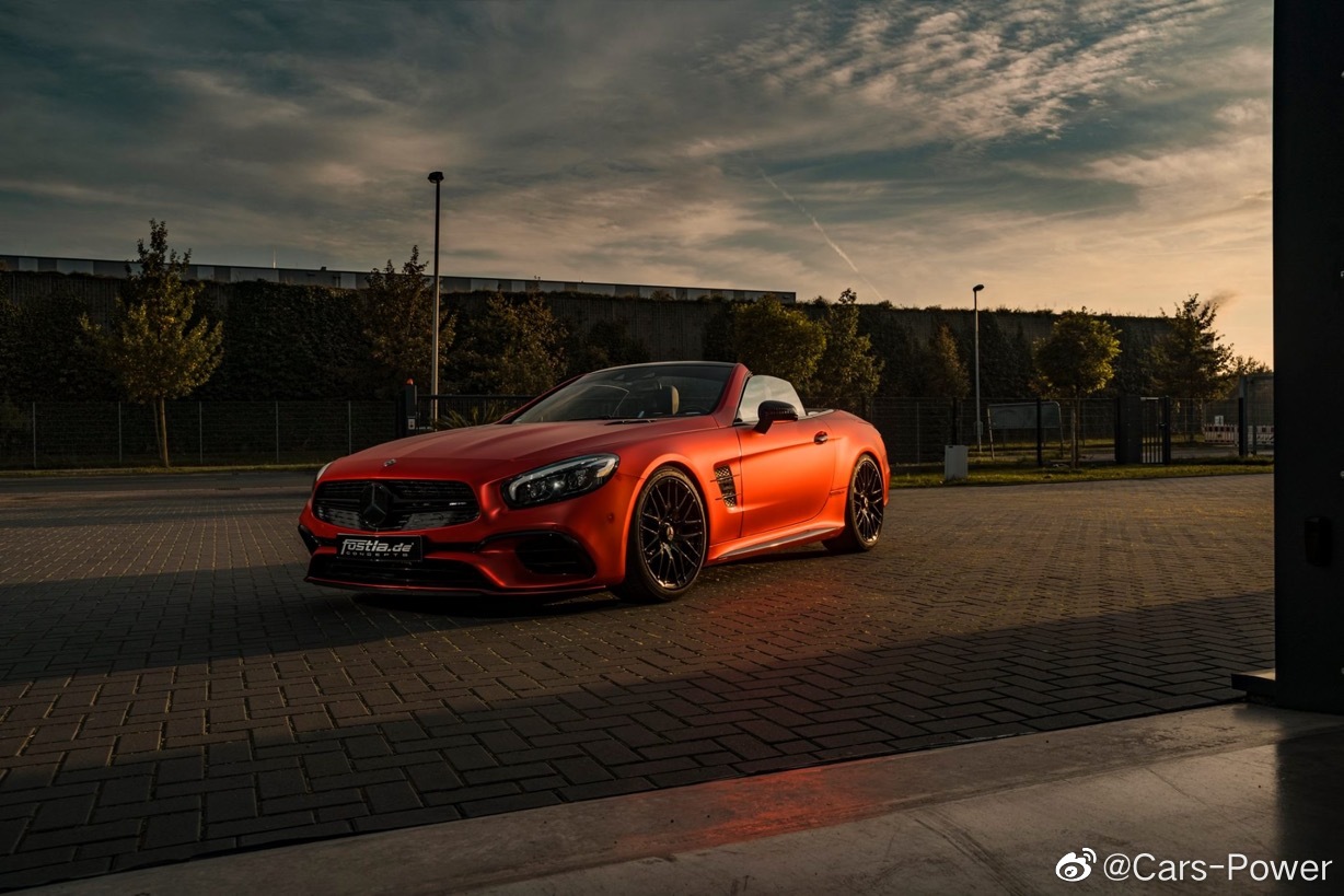 绝版豪华硬顶敞篷跑车 耀目熔岩橙 AMG SL63