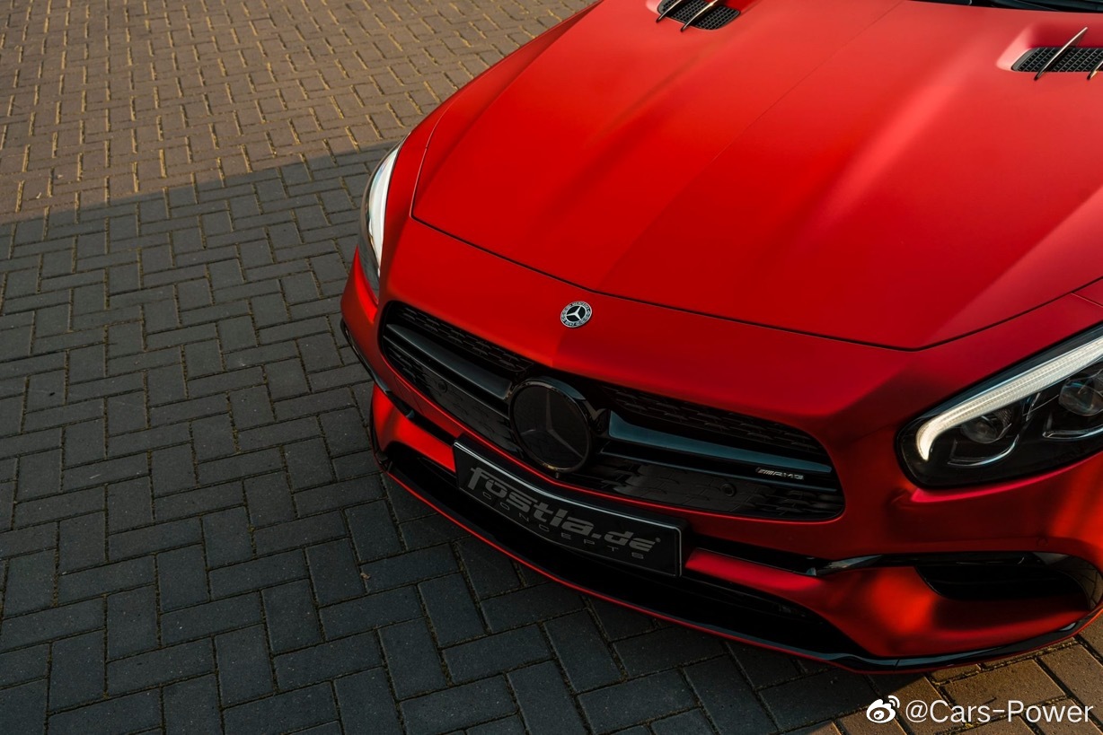 绝版豪华硬顶敞篷跑车 耀目熔岩橙 AMG SL63