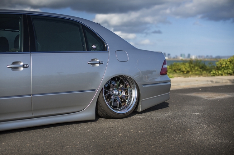 好看的汽车图片：VIP范儿十足 雷克萨斯LS430