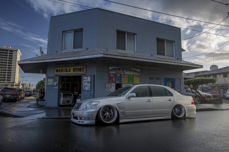 好看的汽车图片：VIP范儿十足 雷克萨斯LS430