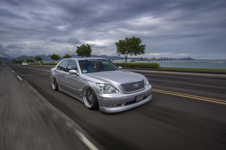 好看的汽车图片：VIP范儿十足 雷克萨斯LS430