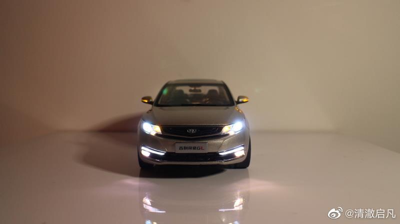 每天一组汽车美图：吉利帝豪GL车模改灯，1/18