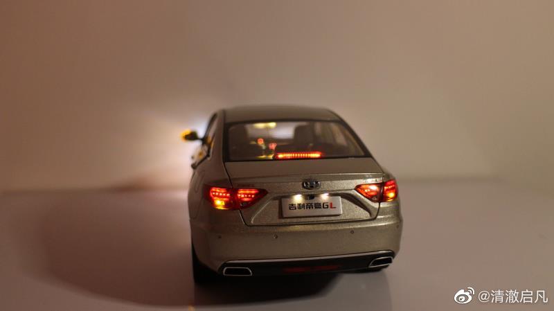 每天一组汽车美图：吉利帝豪GL车模改灯，1/18